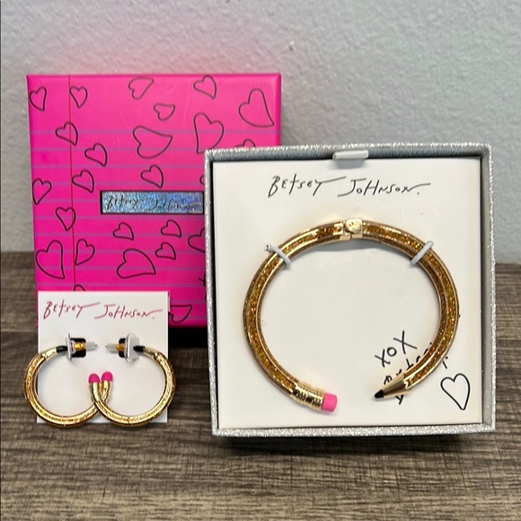 Betsey Johnson | Gold Pencil Bracelet & Earrings Set ✏️🍎 - Picture 2 of 9